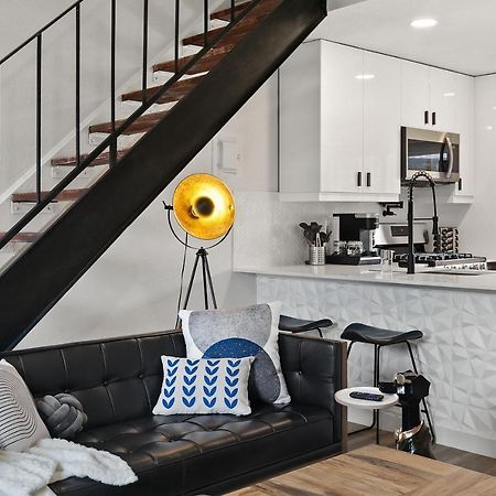 Contemporary Couples Getaway Near Austin Favorites - Loft 21 Leilighet Eksteriør bilde