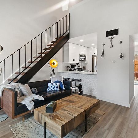 Contemporary Couples Getaway Near Austin Favorites - Loft 21 Leilighet Eksteriør bilde