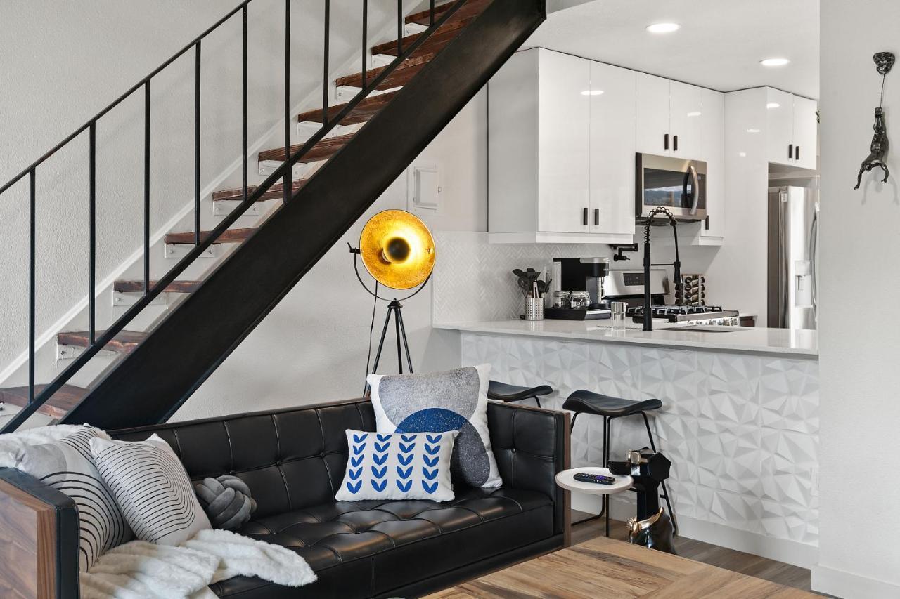 Contemporary Couples Getaway Near Austin Favorites - Loft 21 Leilighet Eksteriør bilde