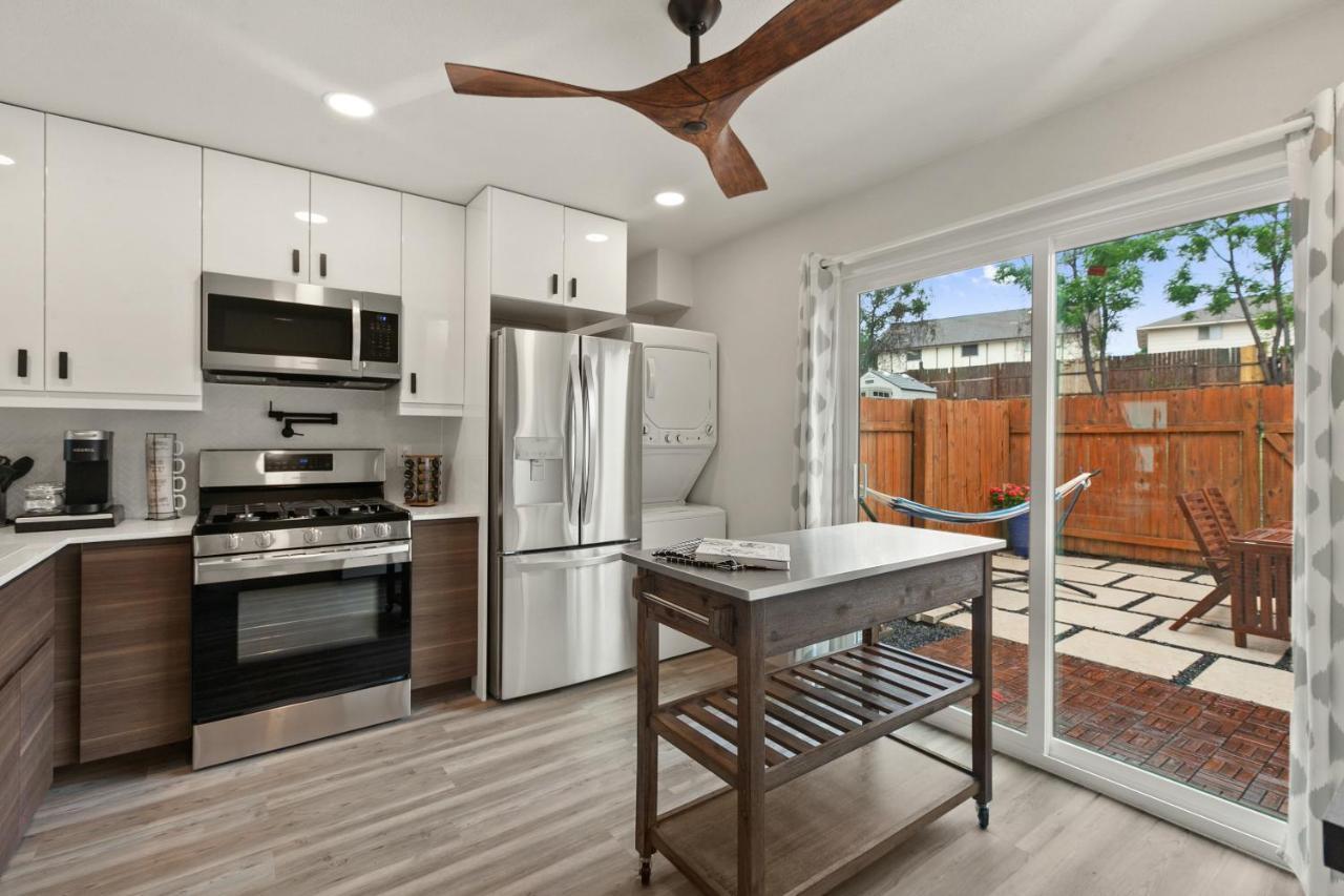Contemporary Couples Getaway Near Austin Favorites - Loft 21 Leilighet Eksteriør bilde