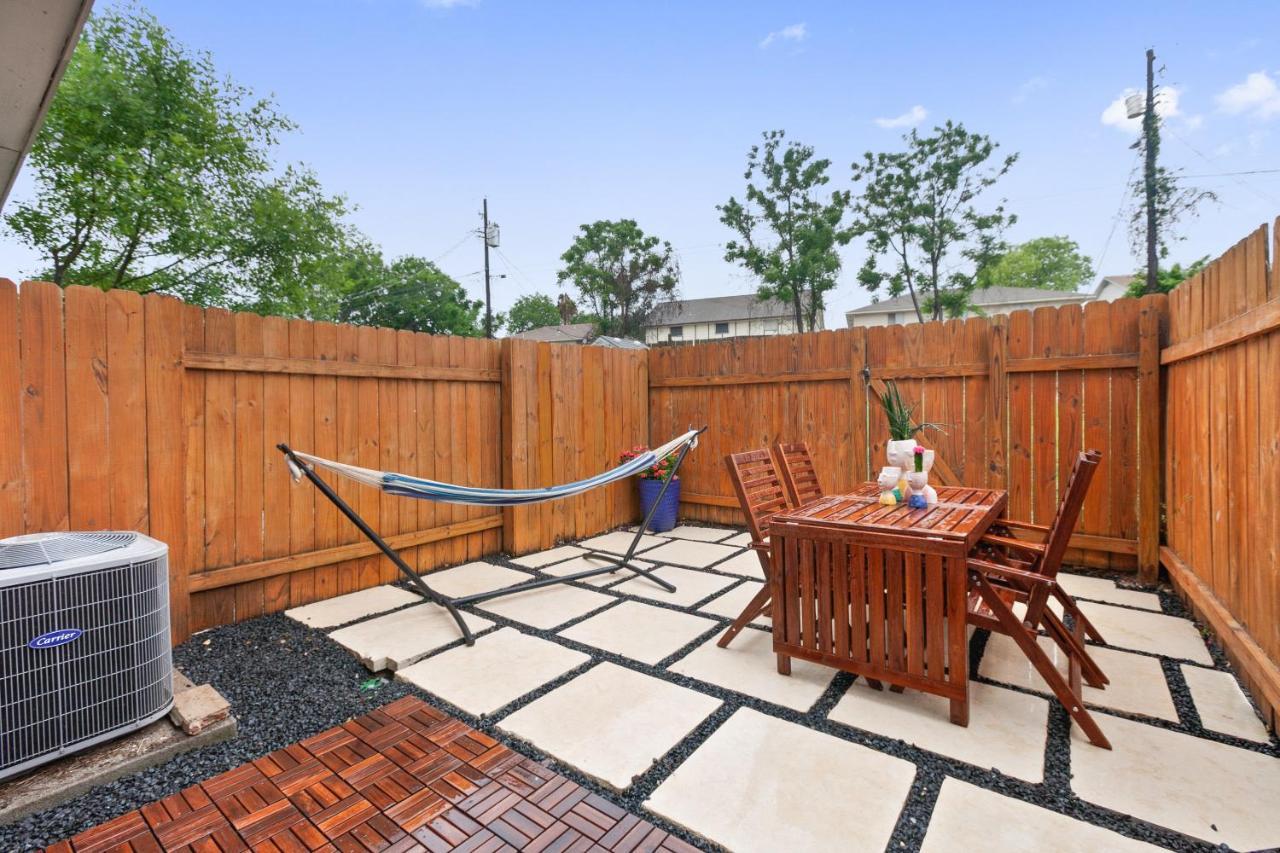 Contemporary Couples Getaway Near Austin Favorites - Loft 21 Leilighet Eksteriør bilde