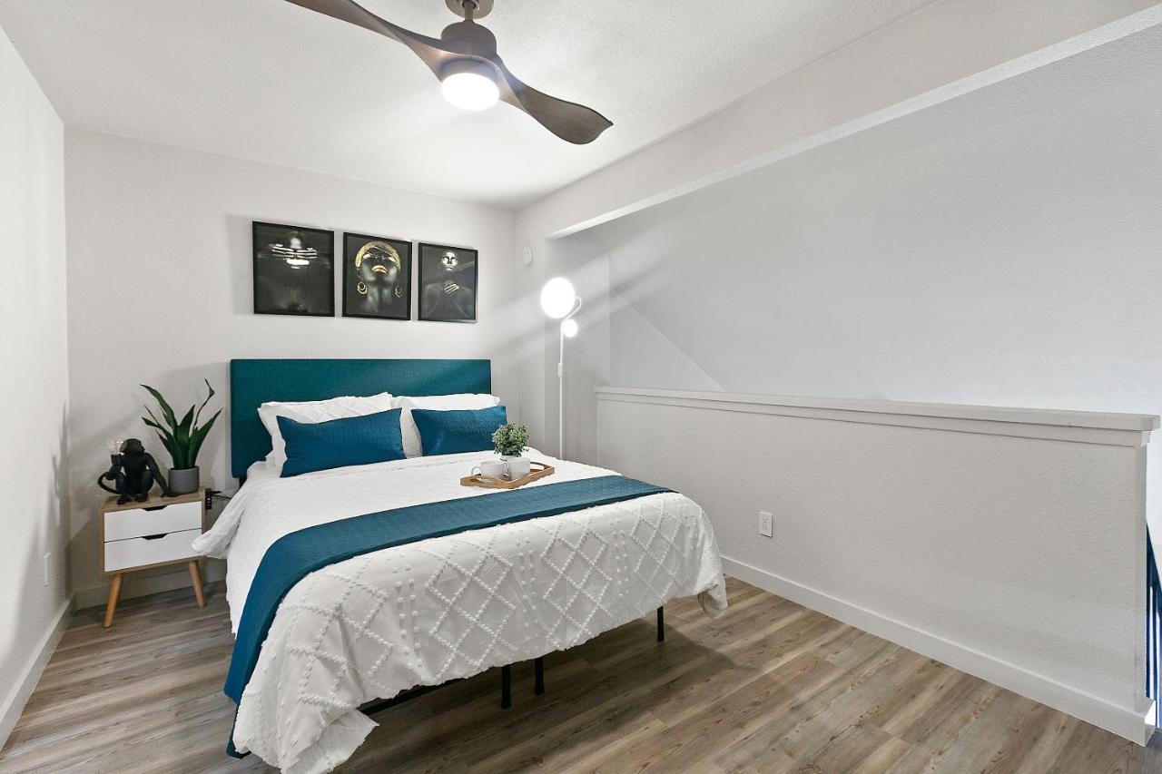 Contemporary Couples Getaway Near Austin Favorites - Loft 21 Leilighet Eksteriør bilde